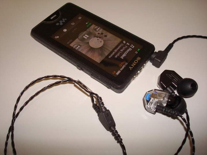 Sony X1060 :: Earsonics SM3