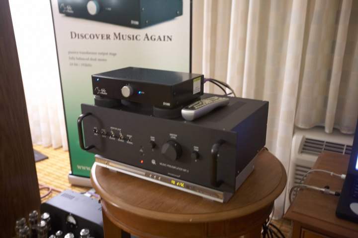 Neko Audio D100 DAC and Atma-Sphere MP-3 preamp
