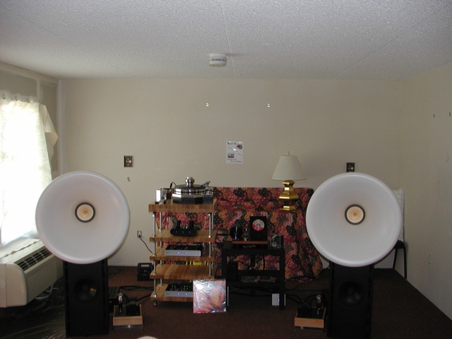Redpoint/Welborn room. Talk about a completely different sound. I'm not sure if I liked what I heard, but their sound was unforgetable and very distinct. A completely different realm of sound reproduction and I don't mean that in a negative or positive