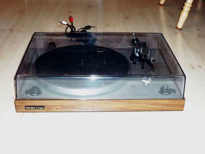 Front View Project/ONE DR-220 Turntable