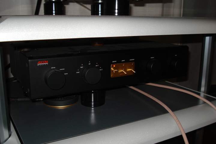 adcom preamplifier