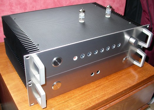 Side view showing Monacor built in heat-sinks