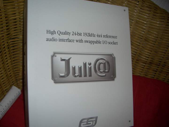ESI Juli@ 