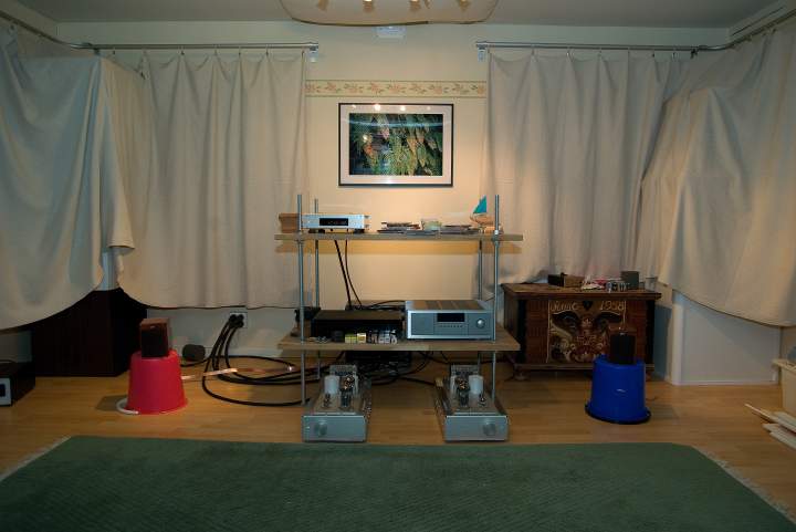 This is an old picture just after I sold my big Tannoy speakers. They left a pretty big hole both in my hart and my room.