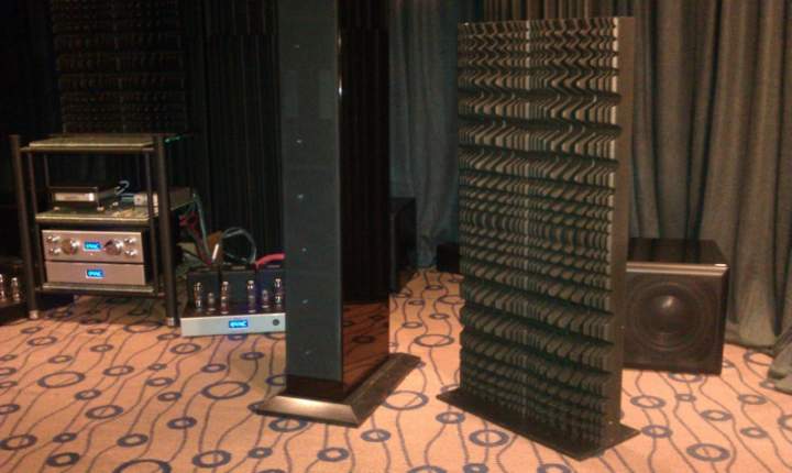 AXPONA1