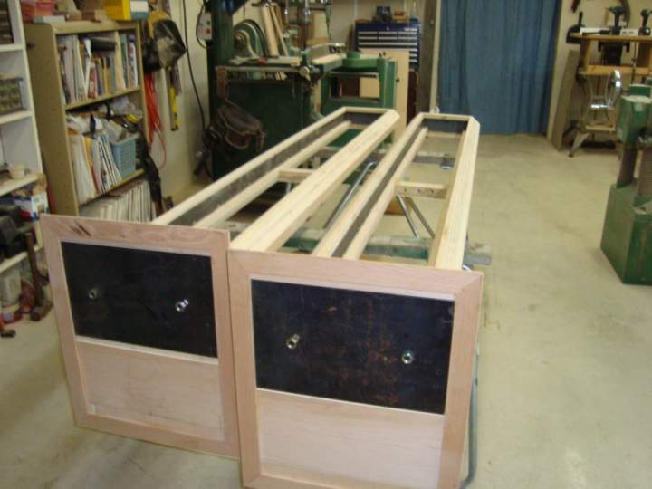 Acoustat in construction
