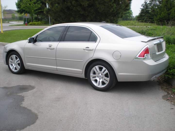 2009 Ford Fusion rear quarter