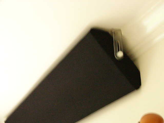 Looking at the offset mount of a horizontally placed Rectangle.
