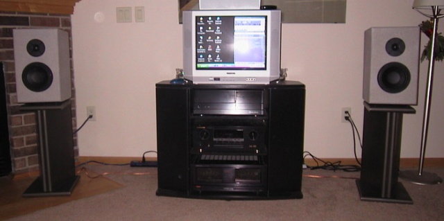 Old system at old house. - Exodus Audio 61 Bookshelves
HTPC
Marantz 4200 Receiver
Onkyo M-504 amplifier