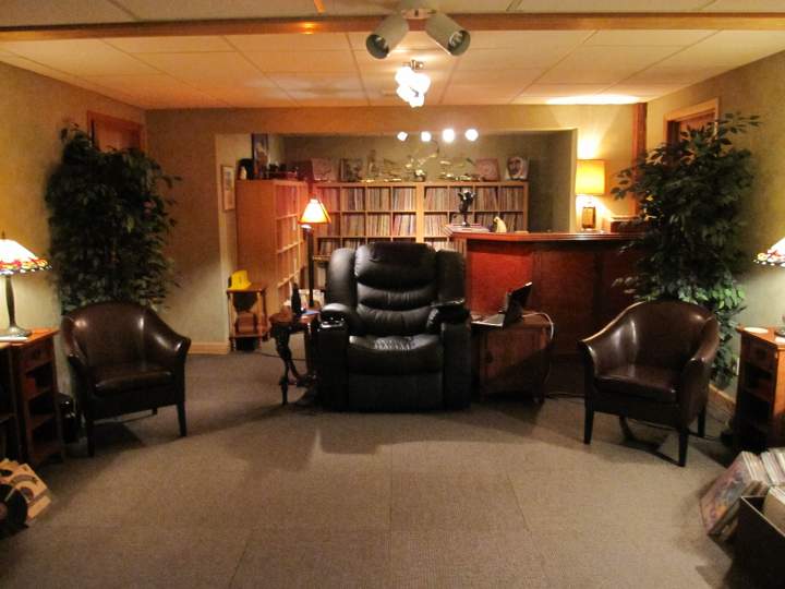 10-2011 Listening Seat