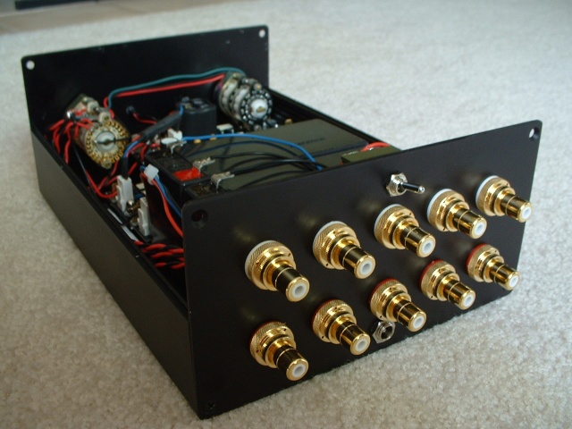Rear of Vinnie Rossi's custom battery powered preamp with DACT phono stage and two line level inputs, and two outputs.