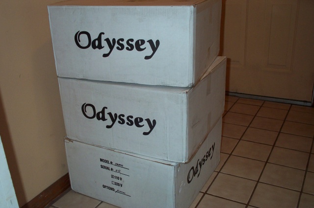3 Monos boxed
