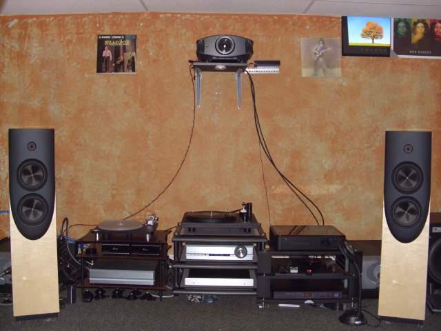 2 channel system
Cartridge Sumiko Palo Santos Presentation, TT Amadus, Phonopreamp Audio Exklusiv P2, Preamp Passlab Sp20. Power amp Passlab XA100.5. Speaker Magico V2.