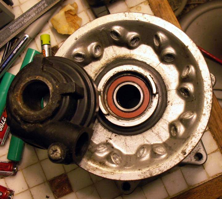 front hub, side 2, with speedo-drive close-up