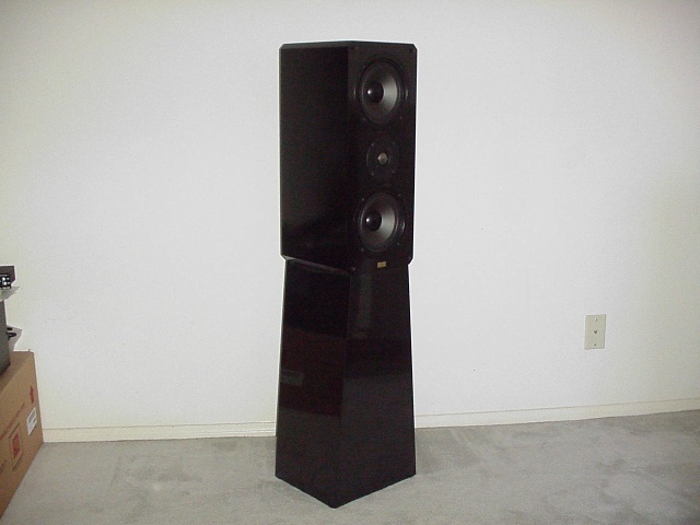 EFE Tech T-22 with stands