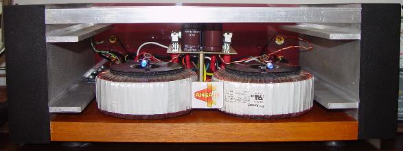 AKSA front without cover - you can see the twin mounting ledges on the heatsinks clearly here. Standard heatsinks have only one ledge