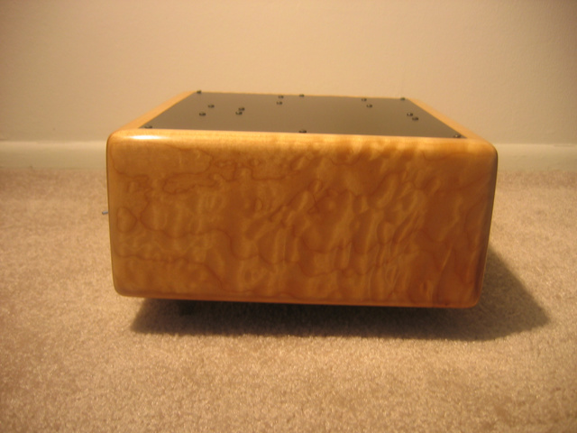 Poseidons Voice RAKK dac-side view in quilted maple