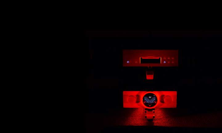 1600x1200 red comps contact pg v1-01