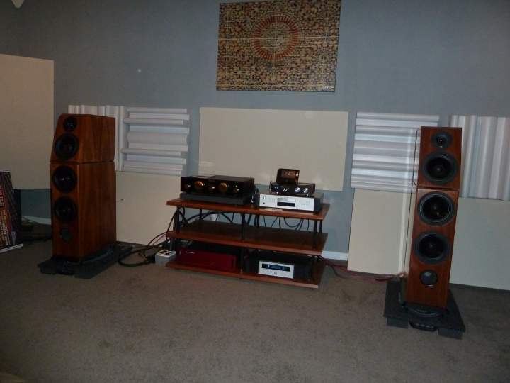 Mike's system 3/2012
Platform under speakers to sound.
