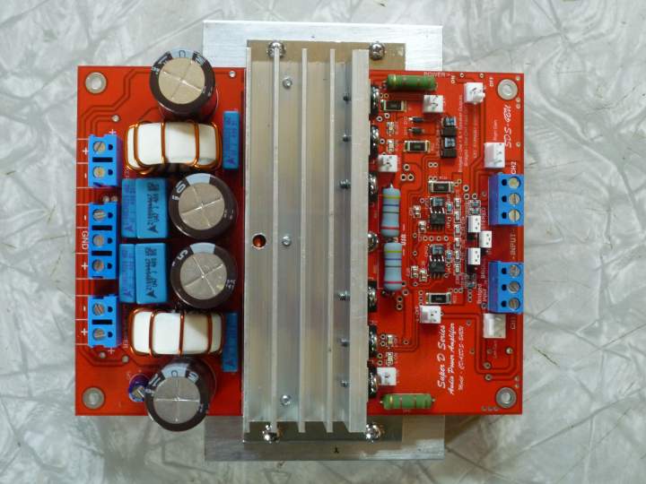New SDS-450 amp module with improved heat handling capabilities to prevent premature tripping of the protection circuit. Larger heatsink pontoons and thermistor moved towards the rear of the heatsink (small circle in middle of the heatsink at the power input/speaker output end of the PCB). Thermistor was originally at the other side of the heatsink right between the FETs where it was the hottest.