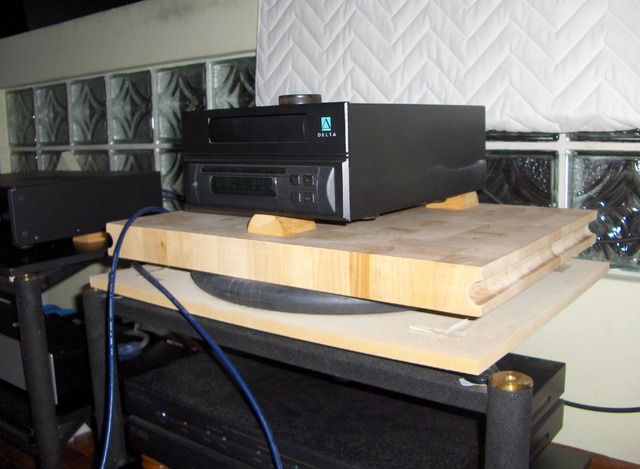 A new ikea beech chopping block is now used as the support base.