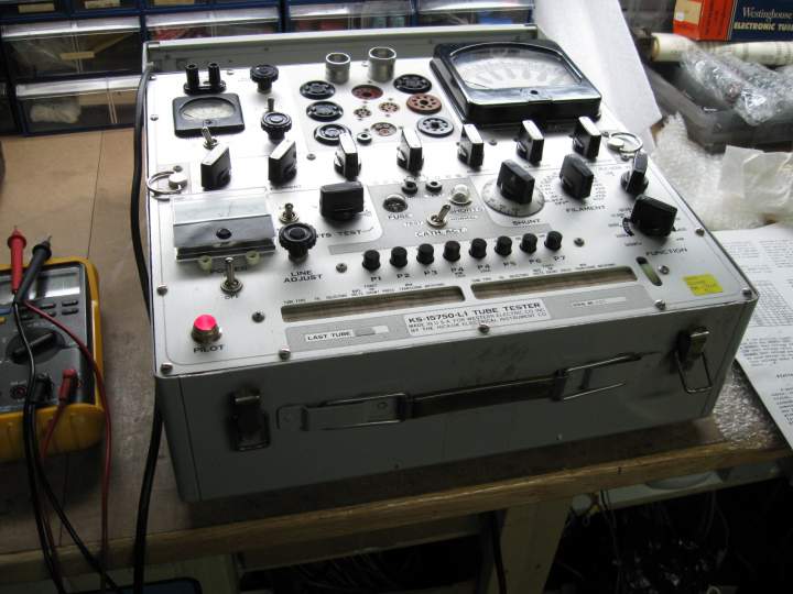 Tube tester as a voltmeter output for correct readings of uhoms