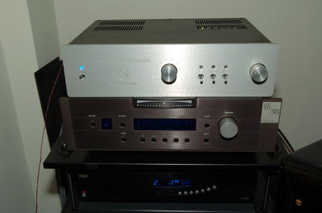 Modwright SWL 9.0 Linestage on top of the BAT VK30