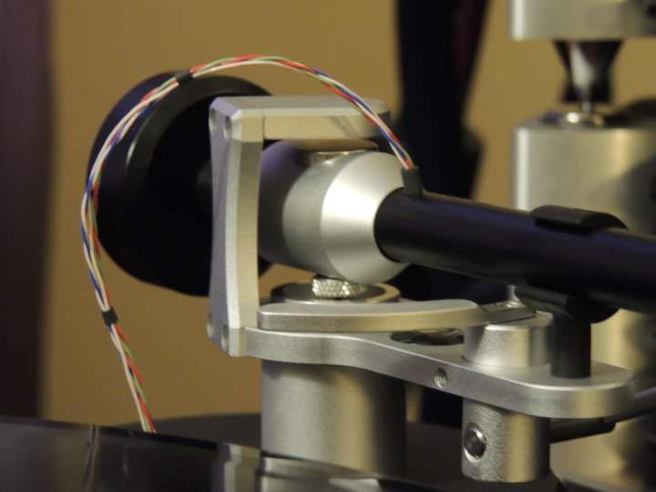 Magnetic bearing