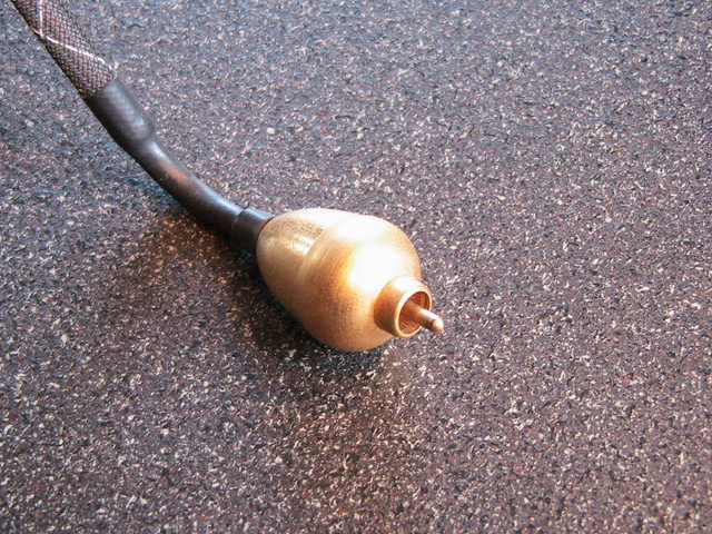 Illuminati Datastream Digital Coax - connector closeup
