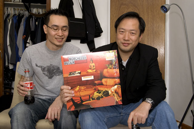Isn't that one of the coolest album cover ever for an audiophile? And of cause that is one of my favorite album also.