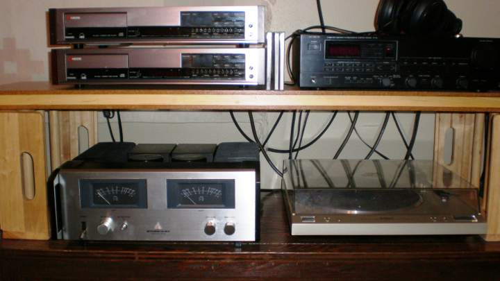 Office Setup Mitsubishi DA-A10DC w/DA-M10 meters, Luxman TP-114 tuner/preamp, Pioneer PL-8 TT w/Longhorned Grado Gold1 w/8MZ stylus, 2) Kyocera DA-410cx CD players, Mitsubishi DS-35B speakers, Polk Monitor 7B speakers
