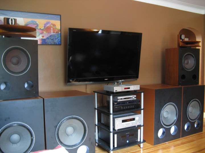 Older pic for now...updates to come

Fostex Lab series
All equal to LS4
L475 40cm woofers
L 355 30 cm woofer
D 252 drivers



Bi-amping soon with Emotiva XPA-2's and Bryston 10b (or Marchand)
Using a Rega Apollo player ...looking for Piano M1
Bel Canto Sep Pre 2 Tube pre amp
T825 tweeters