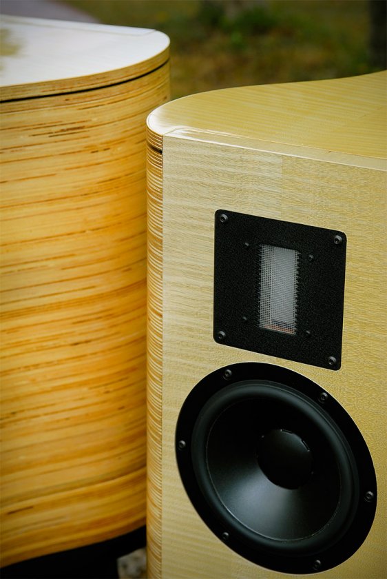 Vapor Audio Cirrus in bare stacked ply gloss finish