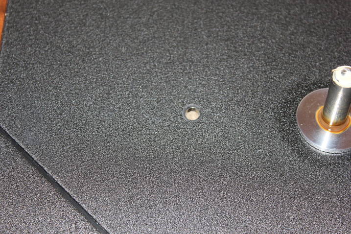 VPI CLassic hole in plinth