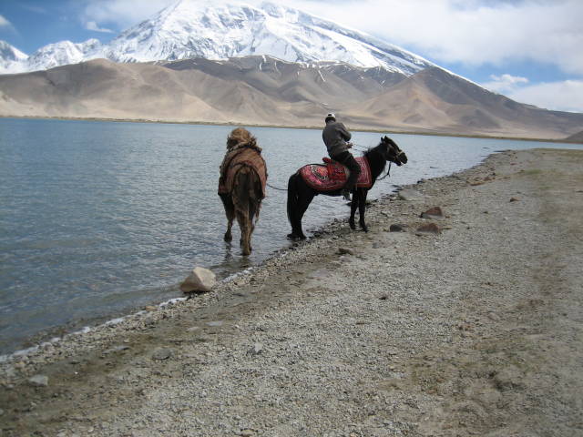 Karakul Lake