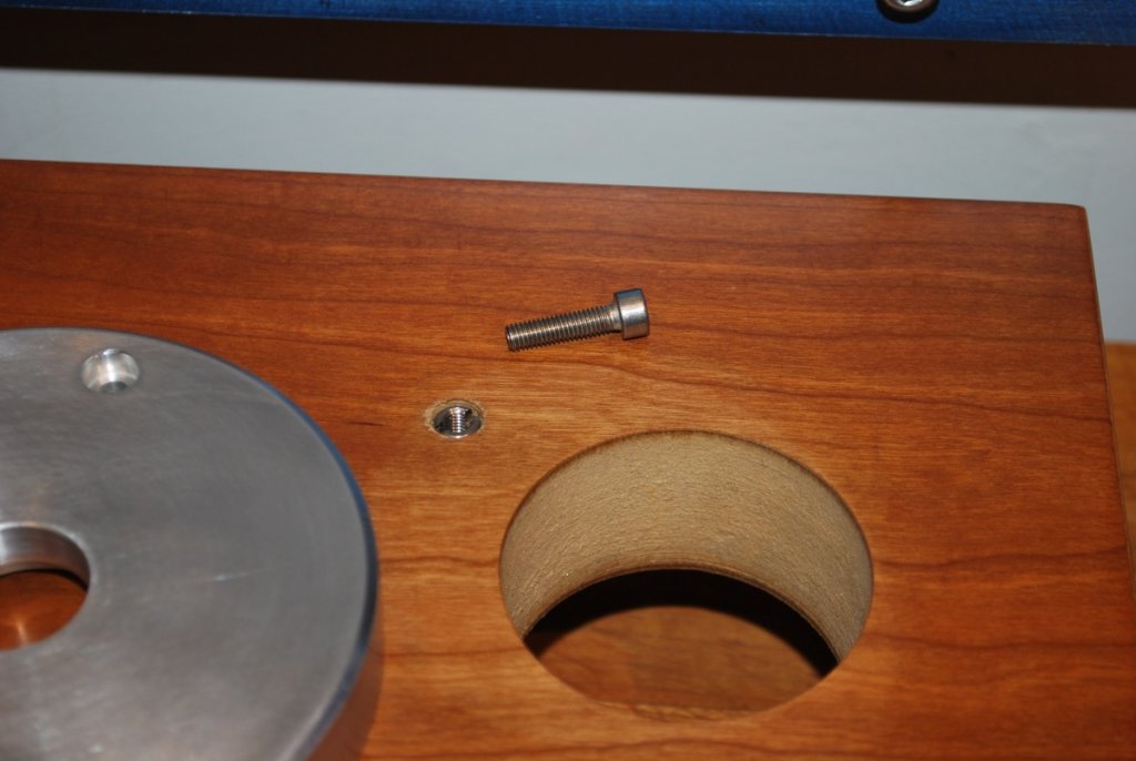 tonearm mounting screw