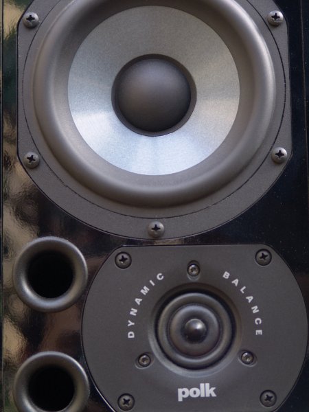 Polk Audio Lsi close-up