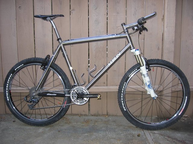 Cloe - Custom Merlin XLM. - XC epic machine, baby!