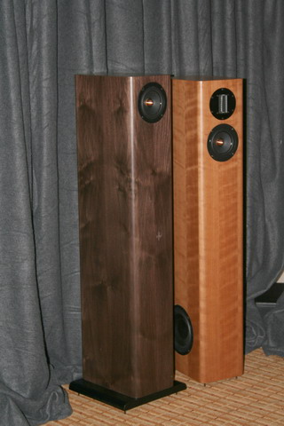 RAW Acoustics HTFR HT3 - RAWAcoustics roomat RMAF
Black walnut HTFR plus Cherry HT3