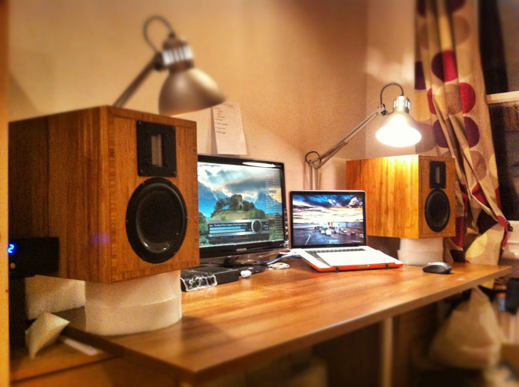 Vapor Vayus - Pair on Desk