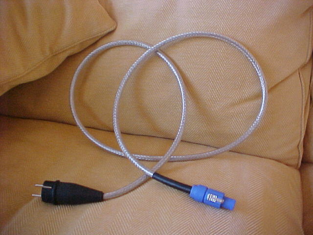 Shielded LAPP cable with Neutrik Powercon
