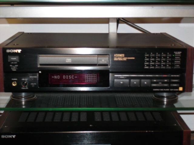 close up - sony -x339es cd player.