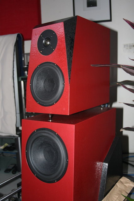 GeerS Front - All Scan Speak Drivers: 
9700 tweeter, 18w8545K mid and the 21w 8550-00