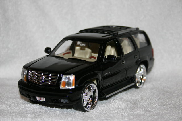 Model Escalade 2 - Model Escalade