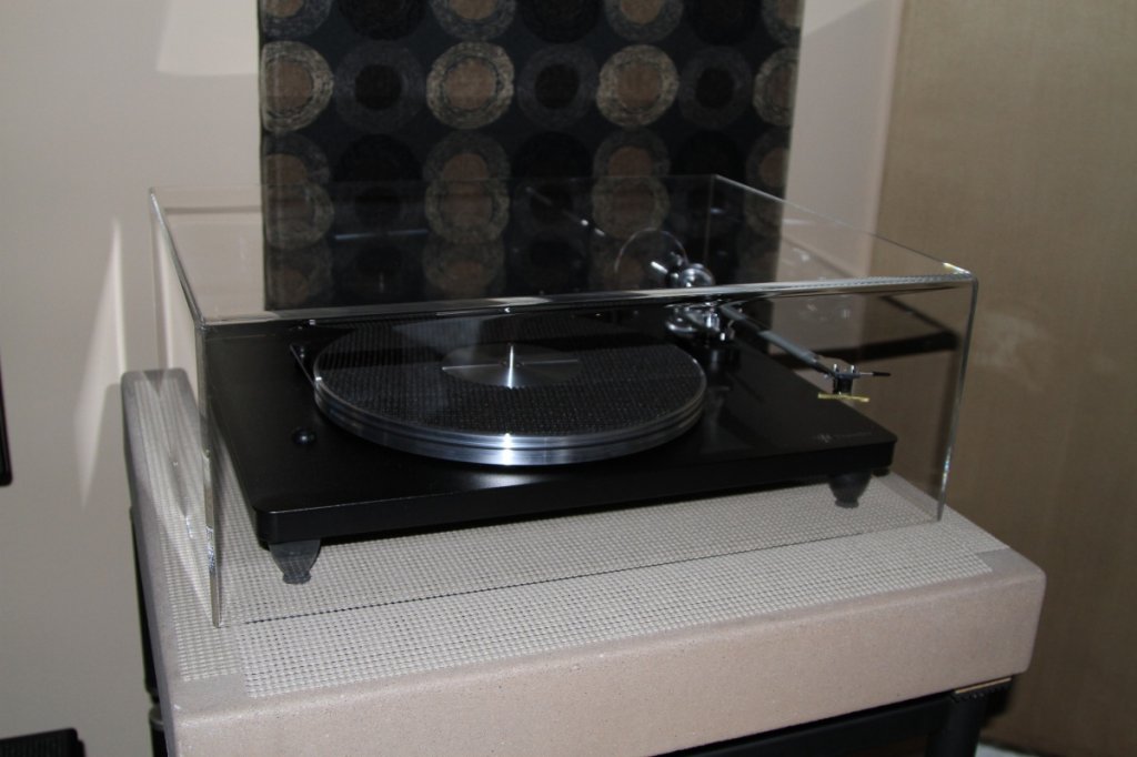 VPI Traveler V2 w/Grado Gold 1 Long Horn Cartridge & Stereo Squares dust cover (all new)