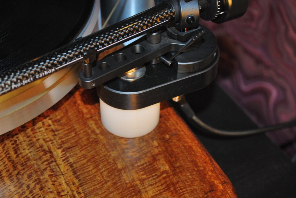 tonearm mount detail