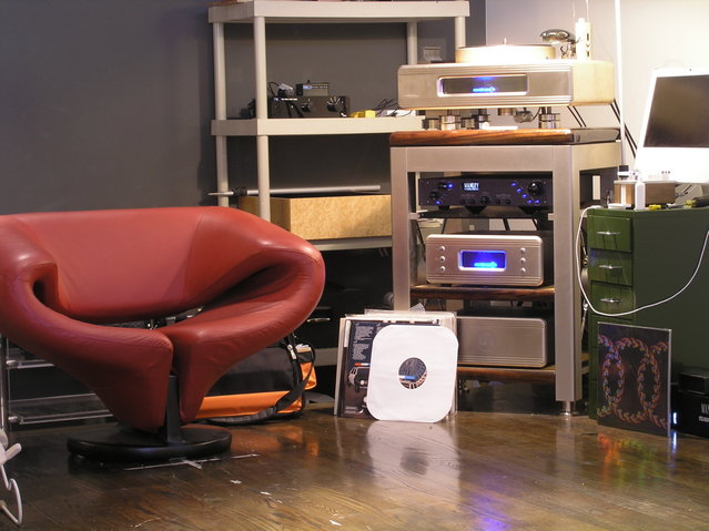 The Listening Position - The Continuum Caliburn system with Manley Steelhead in the rack, flanked by the iMac with Wavelength Cosecant USB DAC. Pierre Paulin "trubute" chair ... comfy!