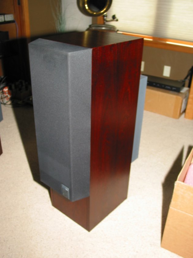 KEF 1rightside