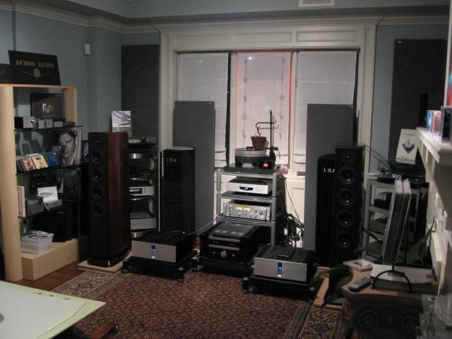 My Kind Of Music - Toronto area dealer, rooms and gear on display.