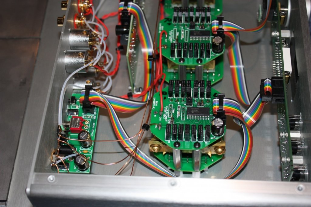 Output wiring with Ohno copper wire. Twisted pairs and much neater. Ground wire is enameled copper with a ground bus (star ground) towards the bottom left of picture.